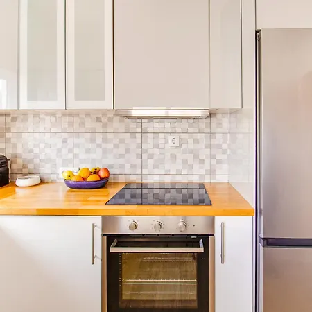 Old Town 1br - 350m From Pool Ac Wi-fi אלבופיירה